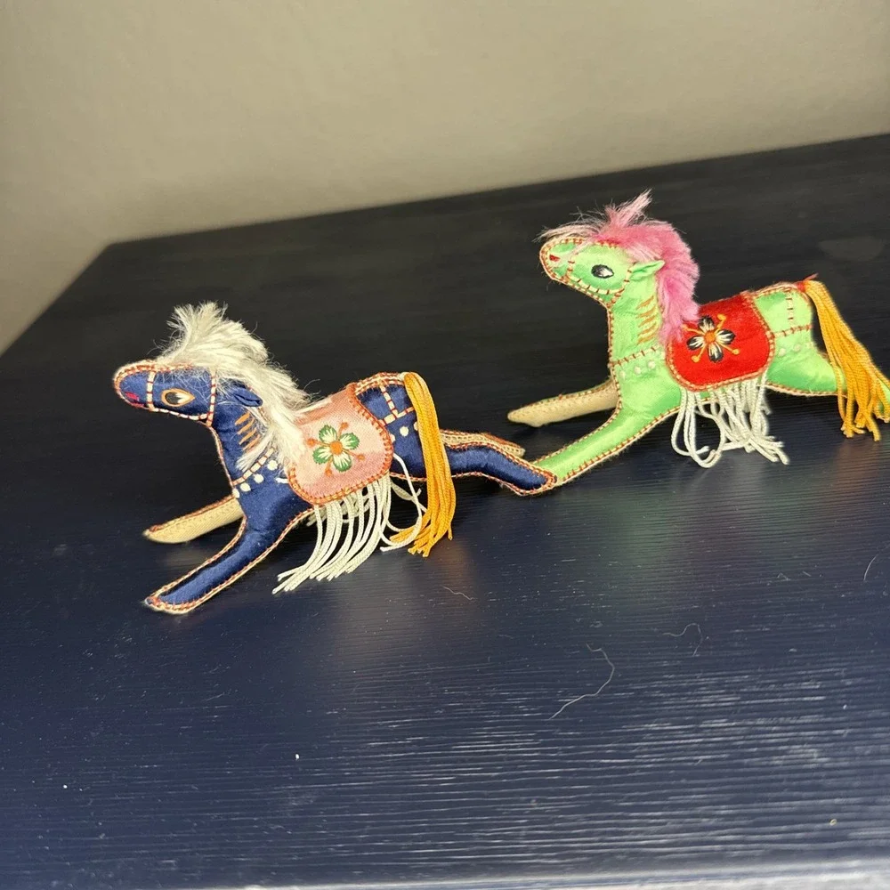 Vintage Horse Satin Embroidered China‎ Hand Made Set Of Two